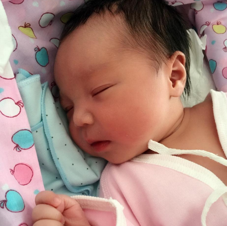 撒喜棒：孕期女娃特征居多，没想到最后真的诞下了我的“可人儿”